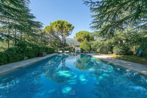 13 bedrooms House in Grasse, France No. 100278 2