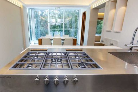 3 bedrooms Apartment in Germasogeia, Cyprus No. 32198 3