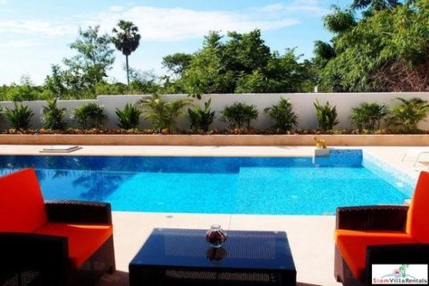 4 bedrooms Villa in Pattaya, Thailand No. 96849 5