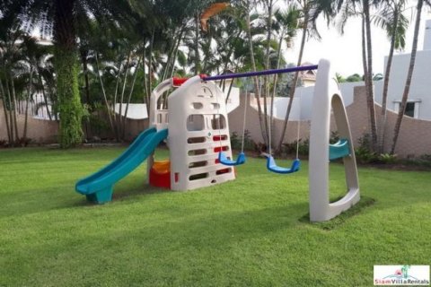 4 bedrooms Villa in Pattaya, Thailand No. 96849 3