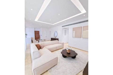 3 bedrooms Apartment in Paphos, Cyprus No. 104267 1