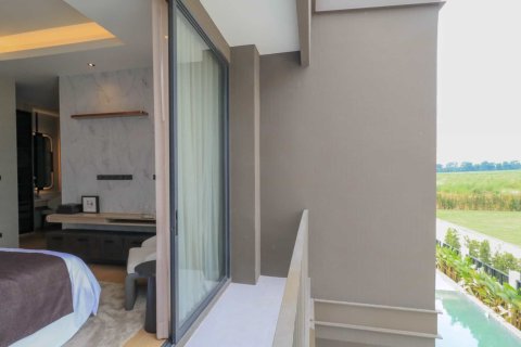 8 bedrooms Villa in Jomtien Beach, Thailand No. 1021 10