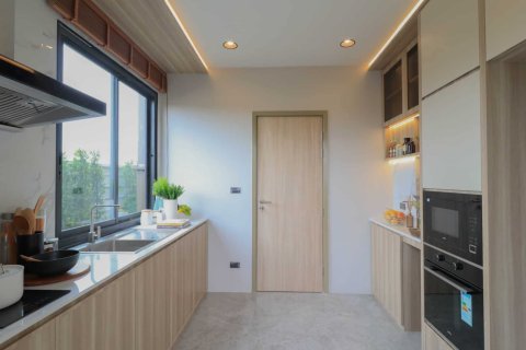 8 bedrooms Villa in Jomtien Beach, Thailand No. 1021 4