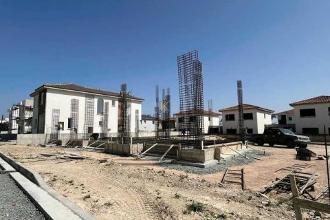 4 bedrooms House in Livadia, Cyprus No. 39996 9