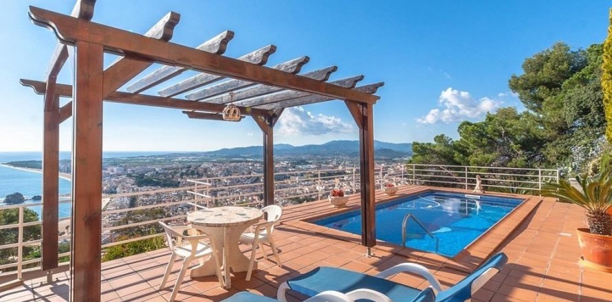 4 dormitorios House en Blanes, Spain No. 25281