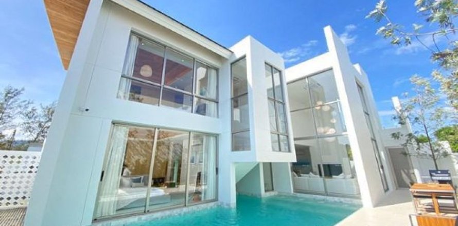 3 bedrooms Villa on the Phuket, Thailand No. 97034