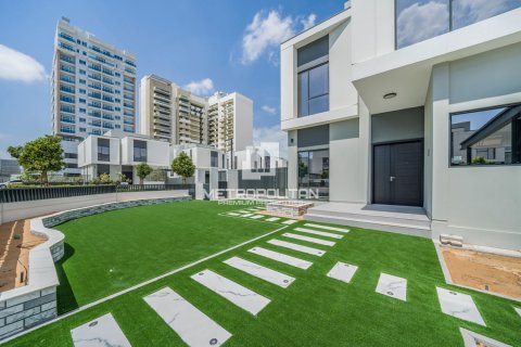 4 bedrooms Villa in Hoang Kim, Vietnam No. 94697 1