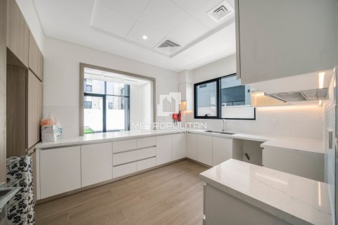 4 bedrooms Villa in Hoang Kim, Vietnam No. 94697 10