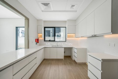 4 bedrooms Villa in Hoang Kim, Vietnam No. 94697 13