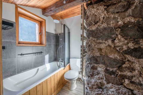 3 bedrooms House in Vallorcine, France No. 100229 7