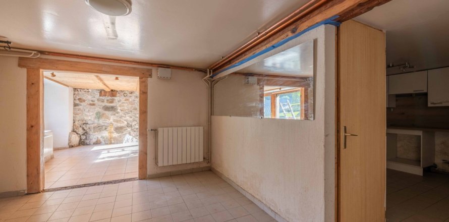 3 bedrooms House in Vallorcine, France No. 100229