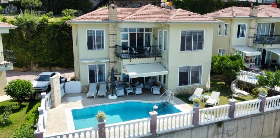 4 rooms Villa à Kargicak, Turkey No. 21473