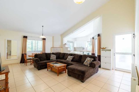 Дом с 3 спальнями в Пейя, Кипр №65527 11