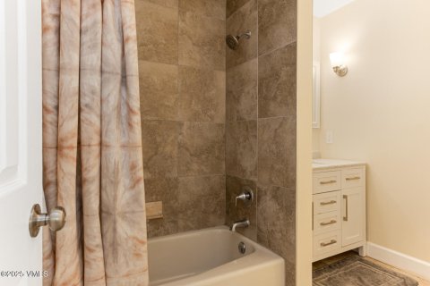 Кондоминиум  с 4 спальнями в Эйвон, США №77082 14