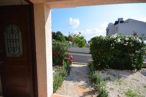 4 rooms Villa in Paphos, Cyprus No. 107133 15