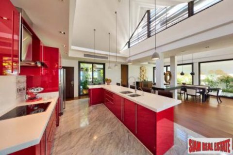 5 bedrooms Villa in Surat Thani, Thailand No. 95765 3