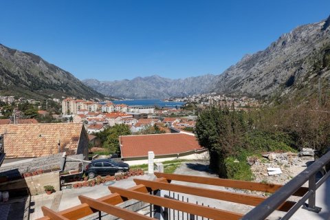 1 dormitorio Apartment en Kotor, Montenegro No. 104756 17
