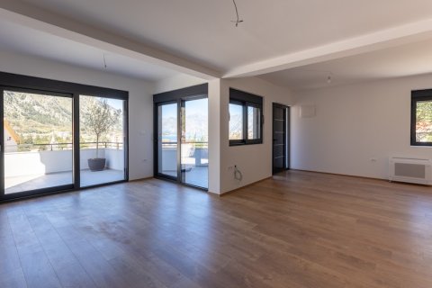 1 dormitorio Apartment en Kotor, Montenegro No. 104756 8