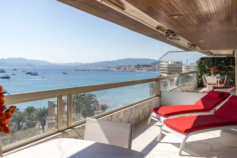 2 dormitorios Apartment en Cannes, France No. 79870 3