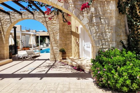 Дом с 2 спальнями в Ханья, Греция №64800 2