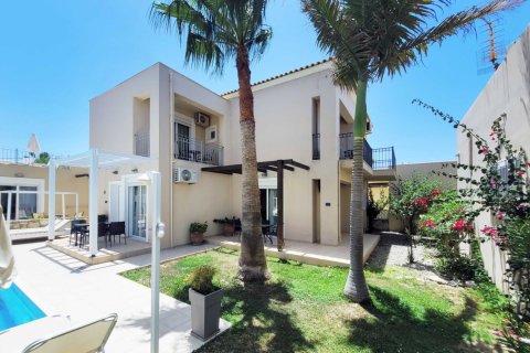 Дом с 2 спальнями в Ханья, Греция №64800 1