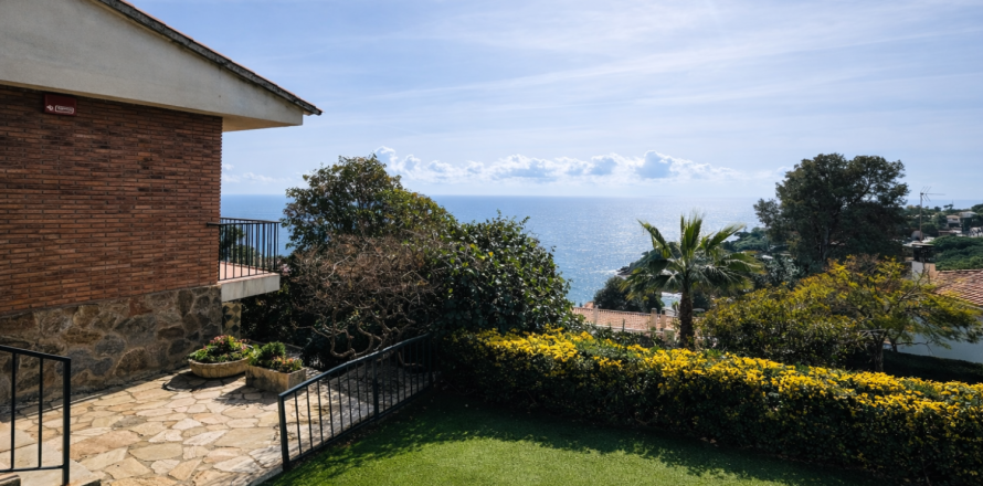 4 bedrooms House in Blanes, Spain No. 123872