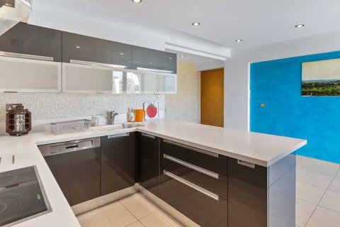 4 chambres Appartement à Agios Tychonas, Cyprus No. 84533 2