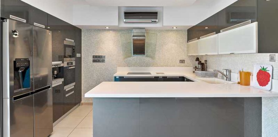 4 chambres Appartement à Agios Tychonas, Cyprus No. 84533