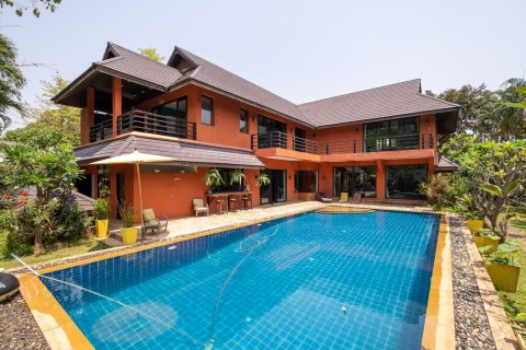 4 bedrooms House in Chiang Mai, Thailand No. 97786 1