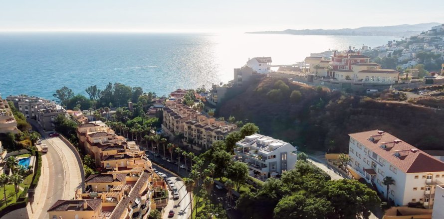 Дуплекс с 3 спальнями в Бенальмадена, Испания №27088