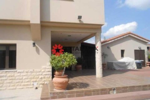 4 bedrooms House in Aradippou, Cyprus No. 82429 14