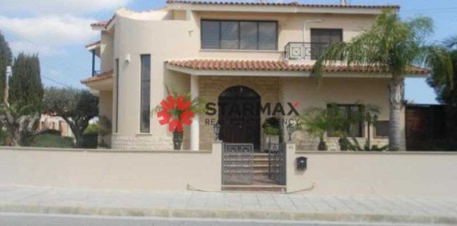4 bedrooms House in Aradippou, Cyprus No. 82429