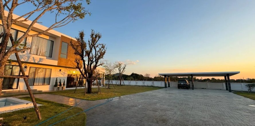 3 bedrooms House in Chiang Mai, Thailand No. 98171