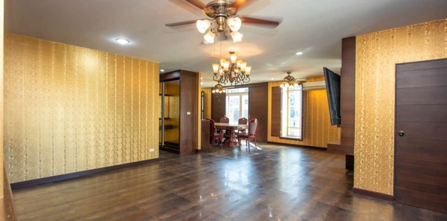 3 bedrooms Commercial property in Hoang Van, Vietnam No. 98588