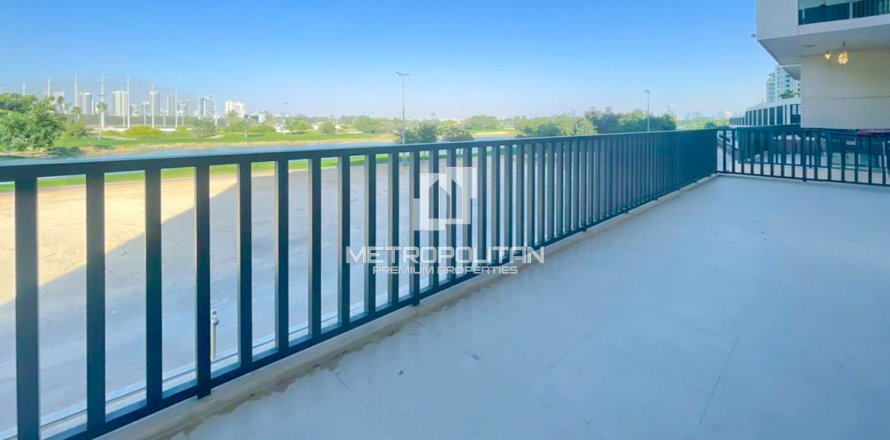 3 bedrooms Apartment in Nhan Chinh, Vietnam No. 93357