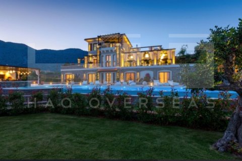 5 bedrooms Villa in Heraklion, Greece No. 24360 1