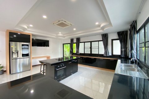 5 bedrooms House in Chiang Mai, Thailand No. 2553 14