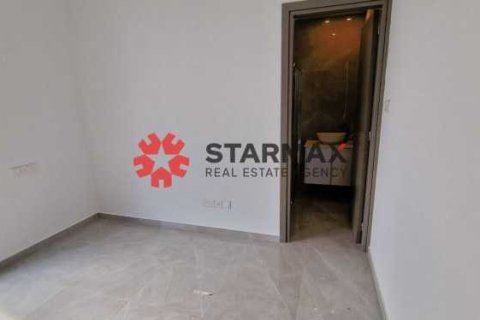 2 bedrooms Apartment in Larnaca, Cyprus No. 82833 10