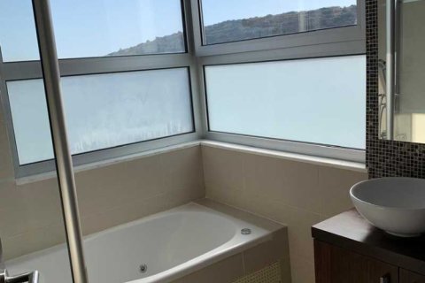 4 bedrooms Penthouse in Germasogeia, Cyprus No. 74533 11