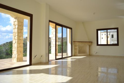3 dormitorios Villa en Paphos, Cyprus No. 105597 2