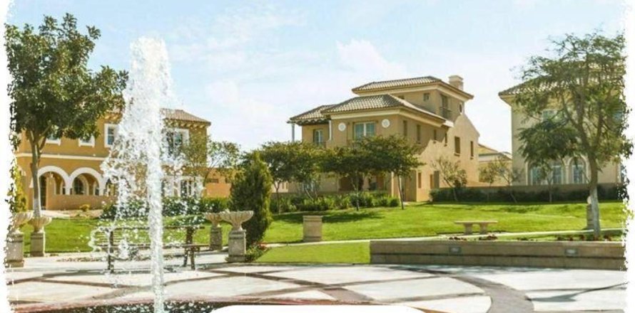 5 bedrooms Villa in 1st Neighborhood, Vietnam No. 38140