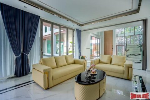 6 bedrooms Villa in Pattaya, Thailand No. 96611 26