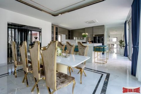 6 bedrooms Villa in Pattaya, Thailand No. 96611 22