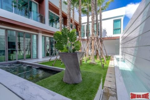 6 bedrooms Villa in Pattaya, Thailand No. 96611 20