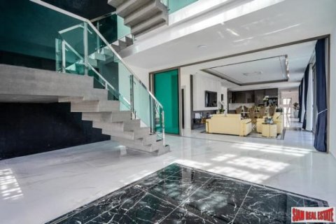6 bedrooms Villa in Pattaya, Thailand No. 96611 28