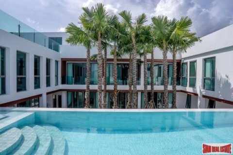 6 bedrooms Villa in Pattaya, Thailand No. 96611 4