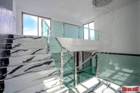 6 bedrooms Villa in Pattaya, Thailand No. 96611 17