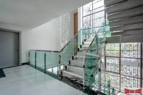 6 bedrooms Villa in Pattaya, Thailand No. 96611 16