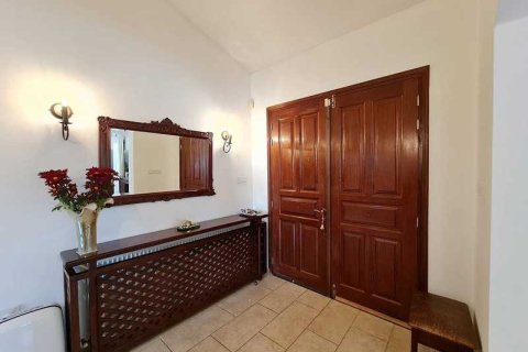 4 bedrooms House in Pyrgos, Cyprus No. 30906 5