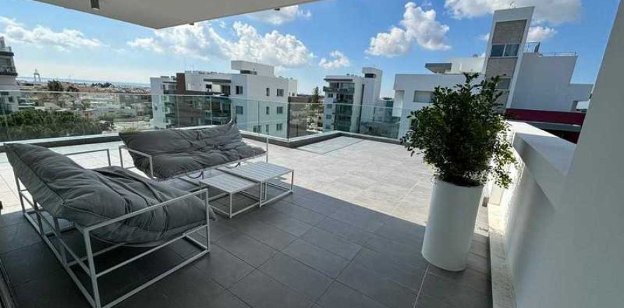 Пентхаус с 4 спальнями в Лимассол, Кипр №43804